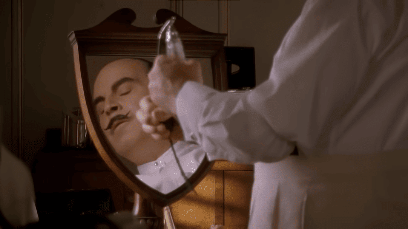 鼻歌をうたうポワロ